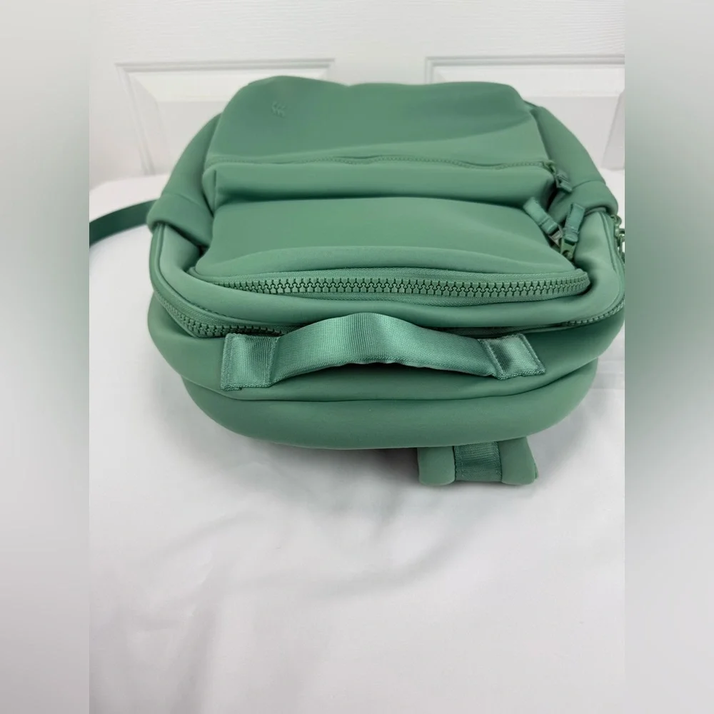 All In Motion Faux Neoprene Laptop Backpack Green, NWOT - Picture 9 of 11